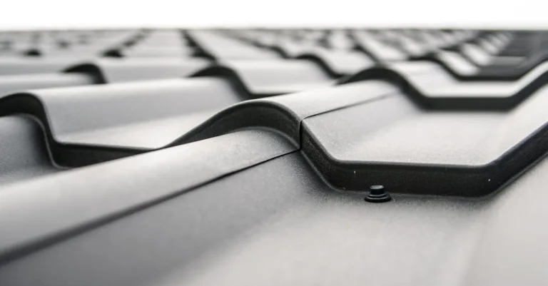 découvrez nos services professionnels de toiture pour protéger et embellir votre maison avec des matériaux durables et une expertise reconnue.