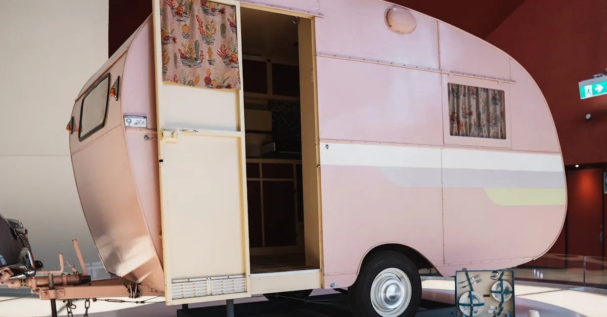 rénovation intérieure d'une petite caravane : optimisez l'espace et modernisez votre intérieur pour plus de confort et de fonctionnalité.