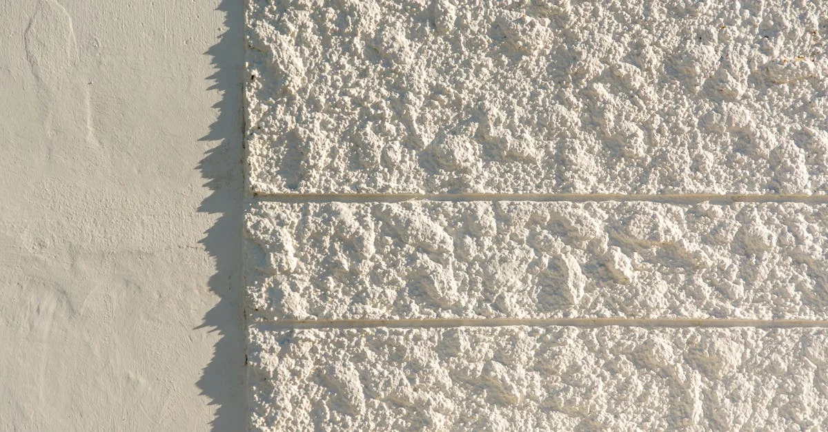 découvrez les techniques professionnelles pour lisser le béton et obtenir une surface parfaitement plane et durable.