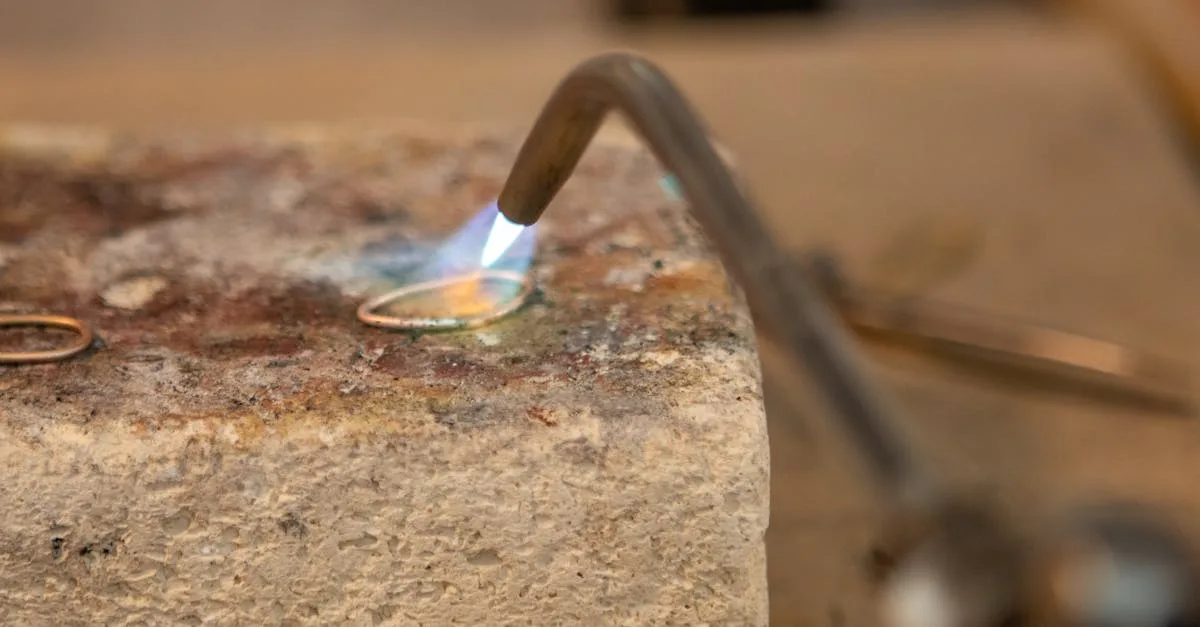service de soudure pour gouttières en zinc, garantissant étanchéité et durabilité pour vos installations de toiture.