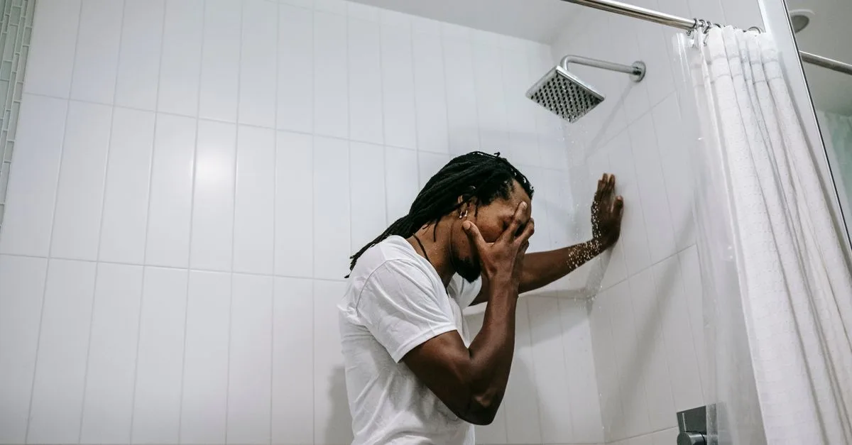 minuteur de douche : économisez l'eau et l'énergie en contrôlant la durée de vos douches facilement et efficacement.