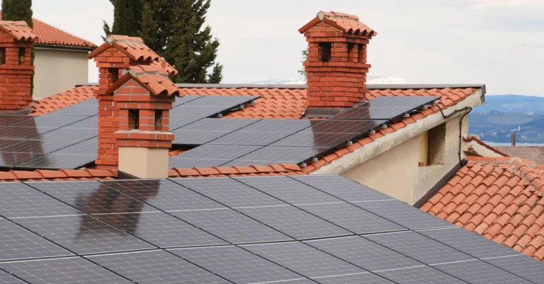 découvrez nos panneaux solaires haute performance pour une énergie propre, renouvelable et économique. optimisez votre consommation d'énergie solaire dès aujourd'hui !