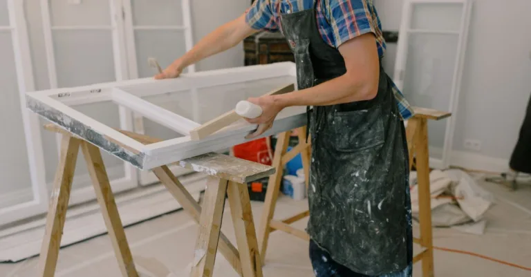 colle à bois extérieure résistante, idéale pour les projets en plein air et les réparations durables.
