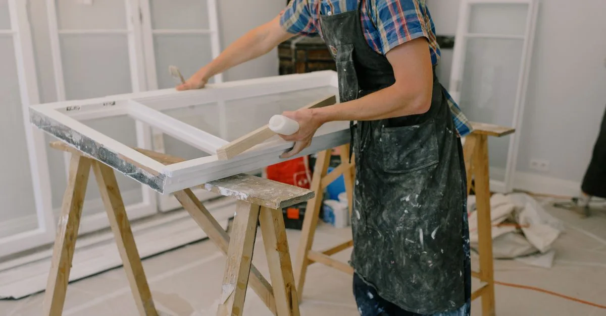 colle à bois extérieure résistante, idéale pour les projets en plein air et les réparations durables.