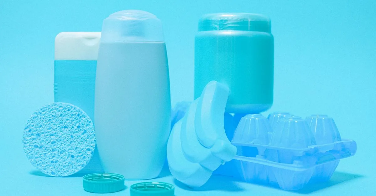 découvrez comment restaurer un plastique terni par le soleil et lui redonner couleur, éclat et protection durable.